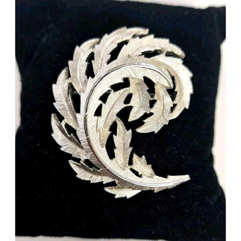 Vintage Signed Crown Trifari Curled Leaf Brooch Pin Brushed Silver‎ Tone MCM 60s